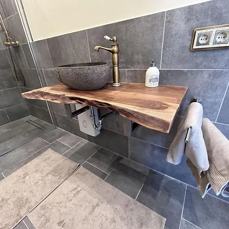 Prázdninový dům Renoviertes Haus In Mit Terrasse Und Sauna By Interhome